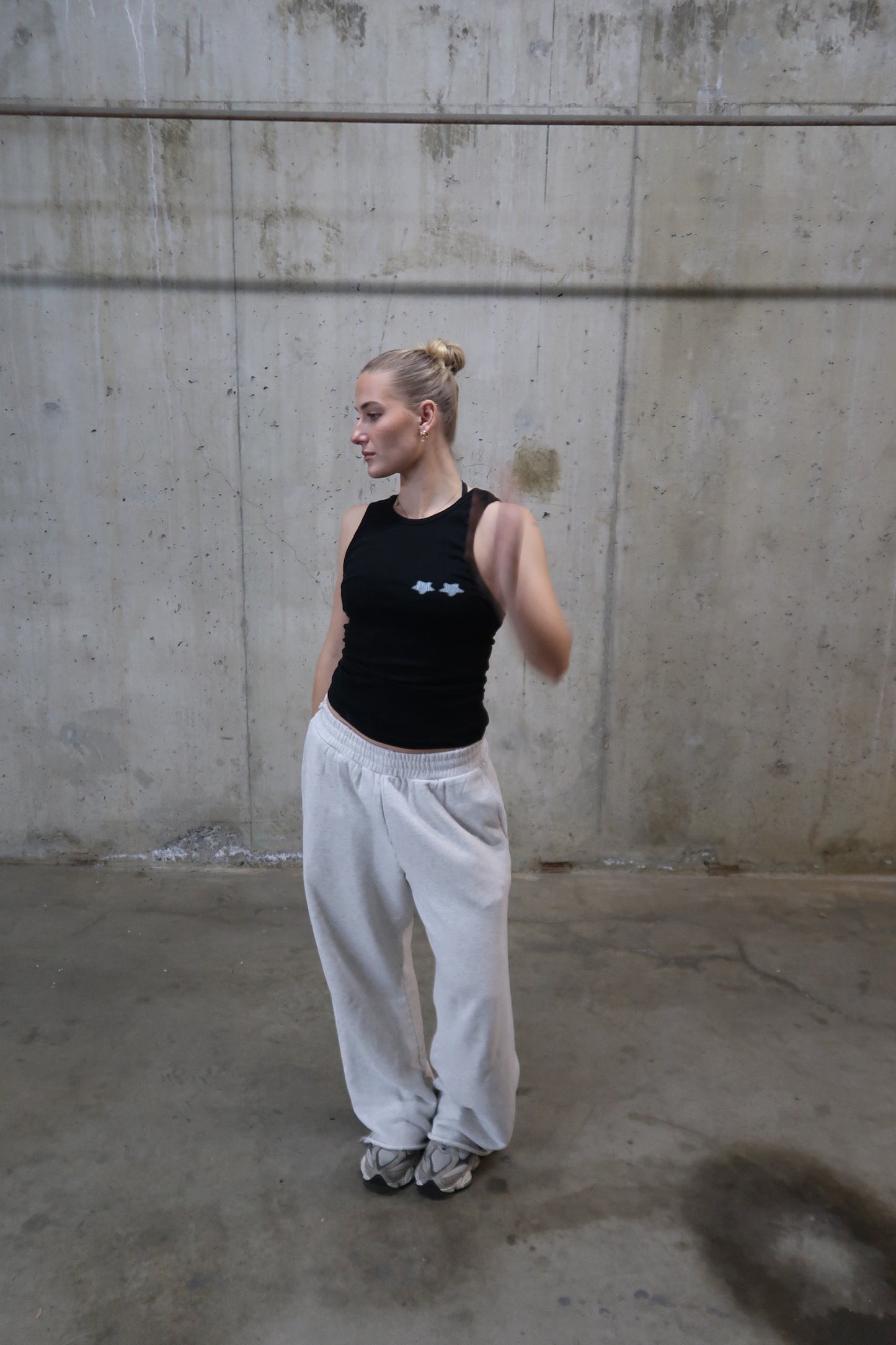 STAR TANK TOP - BLACK